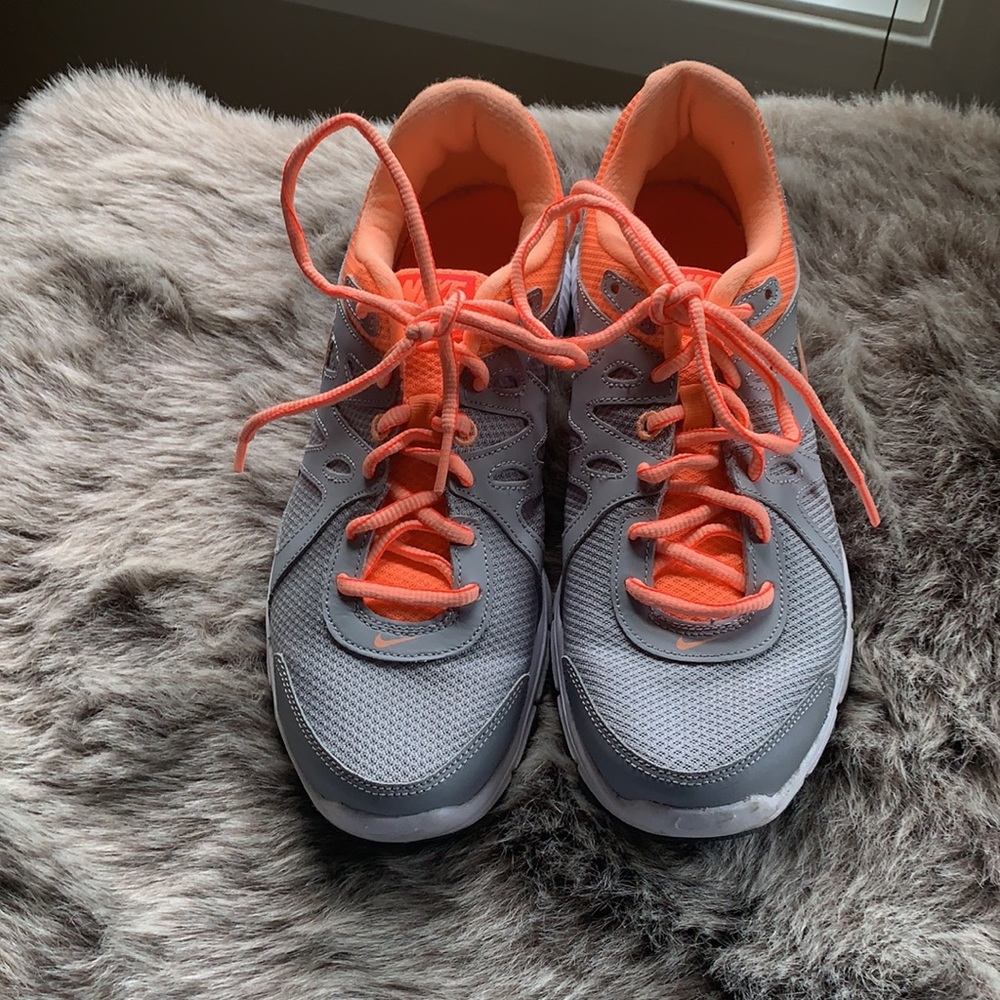 Nike - Picture 4 of 7